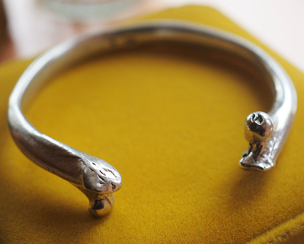 アクセサリー Bone bangle image_1b0f6819-3b29-4272-b018-