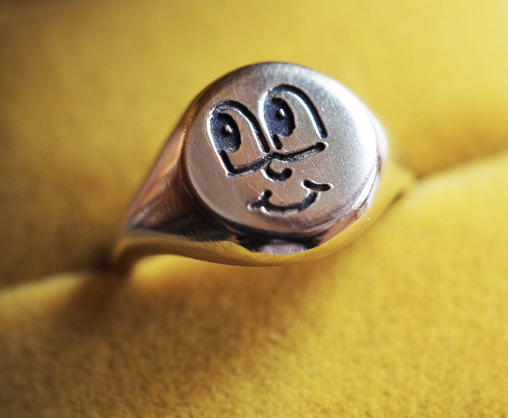 Cartoon Smiley Signet