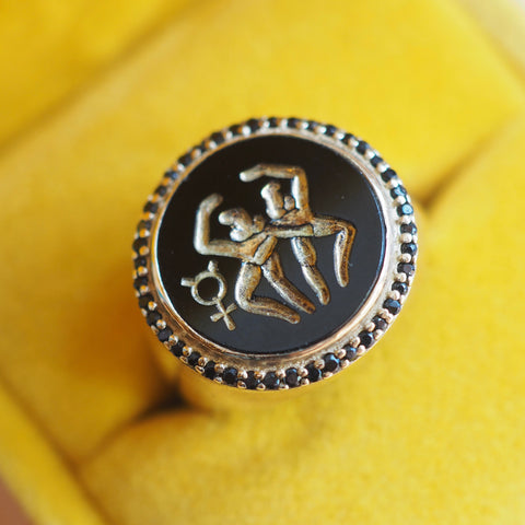 Dancing Lovers Signet